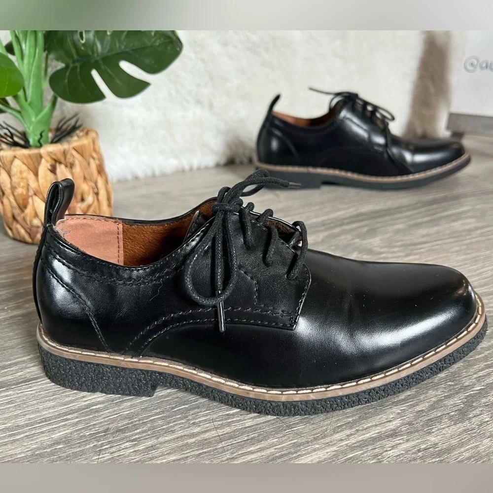 Deer stags Zander lace up Oxford in black. Size 1M